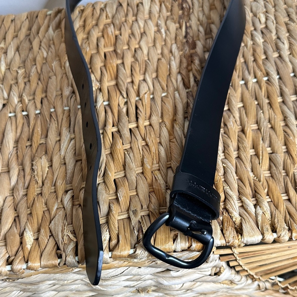 Carhartt Black Leather Belt with Embossed Logo size small‎